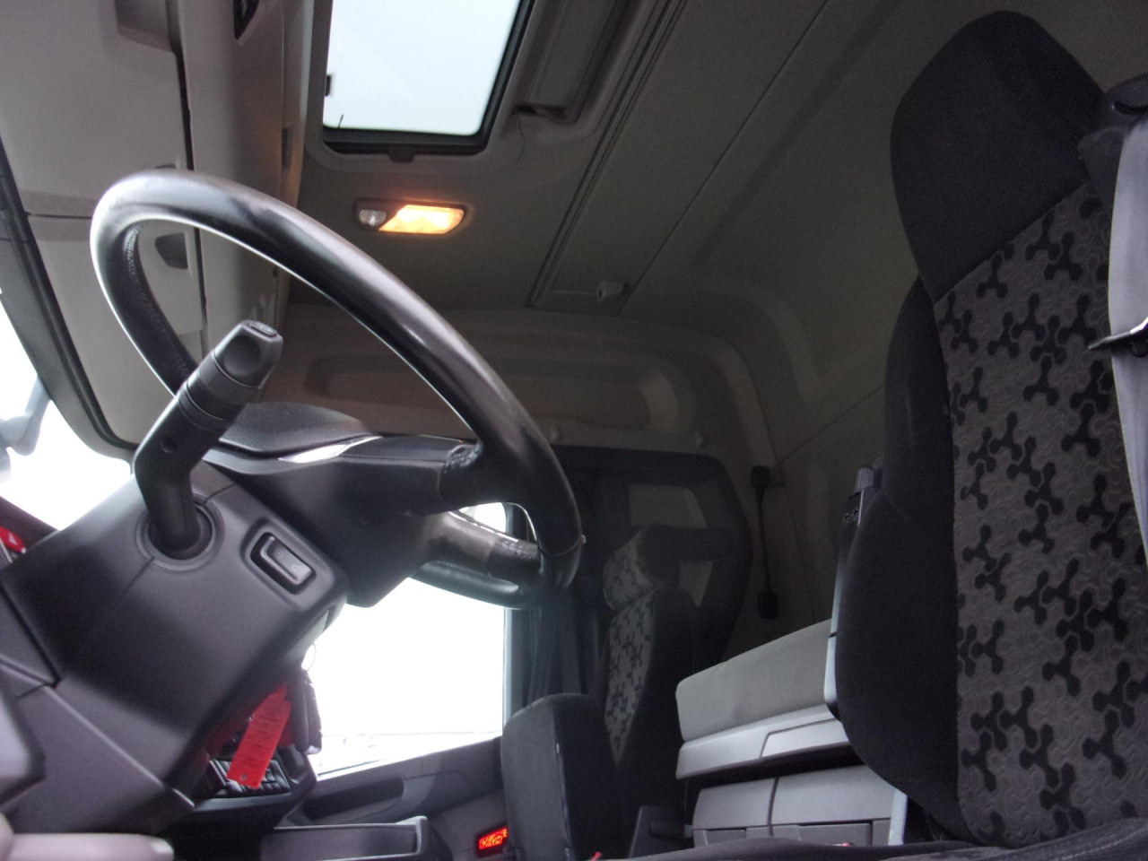 SCANIA R 410 A4x2NA - Tractor head: gambar 2 SCANIA R 410 A4x2NA - Tractor head: gambar 2