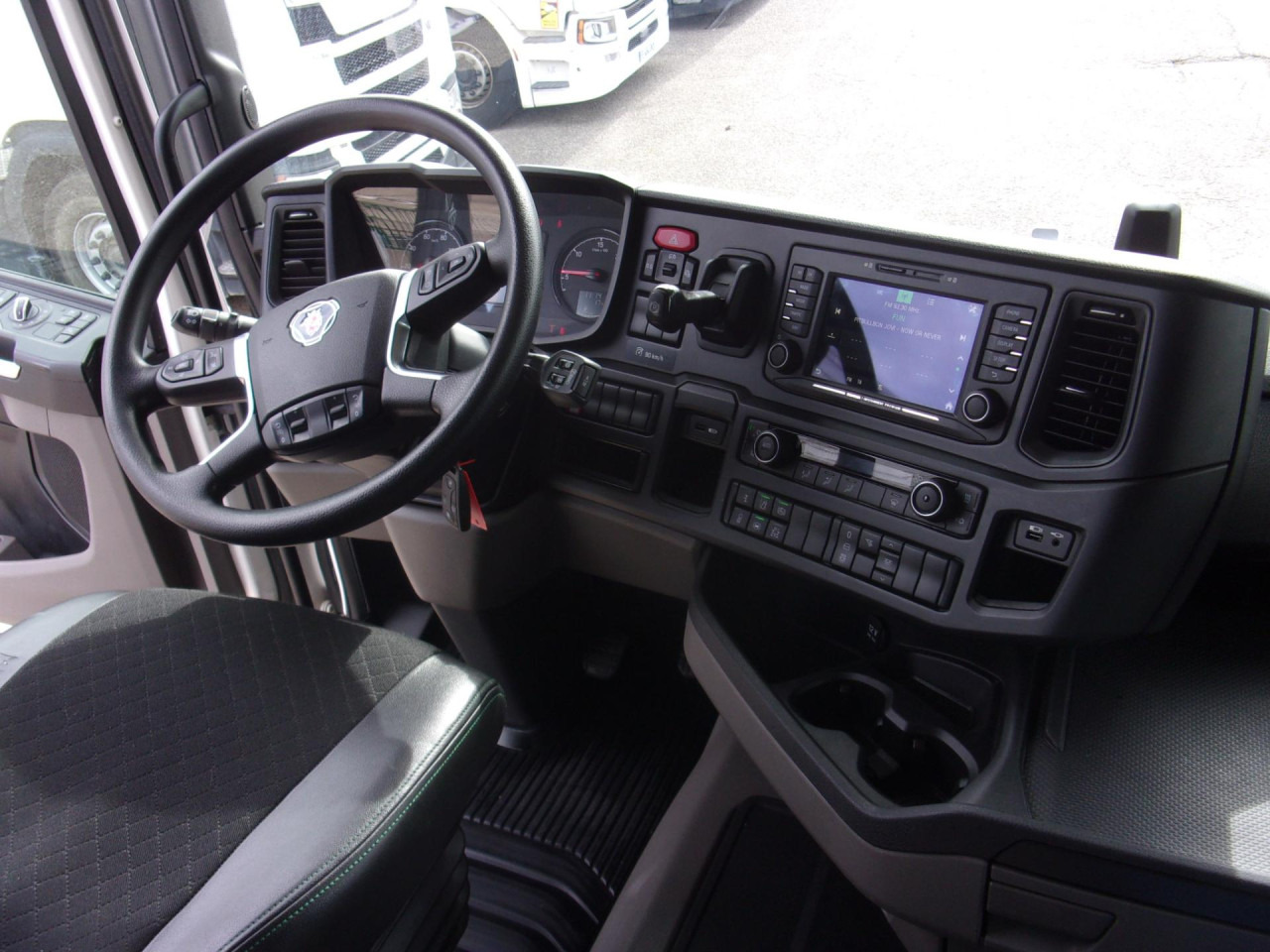 SCANIA R 500 A4x2NA - Tractor head: gambar 4 SCANIA R 500 A4x2NA - Tractor head: gambar 4