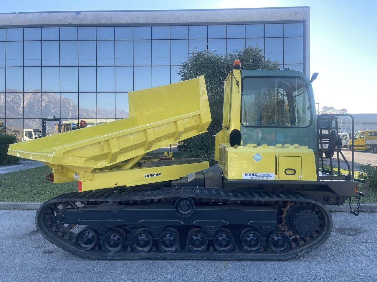 Yanmar C50 - Tempat sampah perayap: gambar 2 Yanmar C50 - Tempat sampah perayap: gambar 2