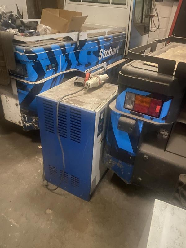 Linde Electric Tug P250 - Traktor derek: gambar 5 Linde Electric Tug P250 - Traktor derek: gambar 5