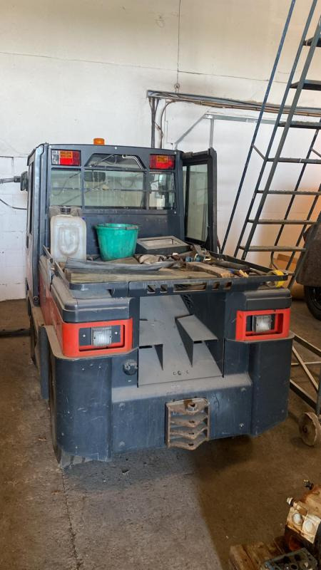 Linde Electric Tug P250 - Traktor derek: gambar 3 Linde Electric Tug P250 - Traktor derek: gambar 3