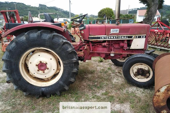 INTERNATIONAL 433 SA Farm Tractor | 2.5L Diesel | 4x2 | Brand New Tyres - Traktor: gambar 3 INTERNATIONAL 433 SA Farm Tractor | 2.5L Diesel | 4x2 | Brand New Tyres - Traktor: gambar 3