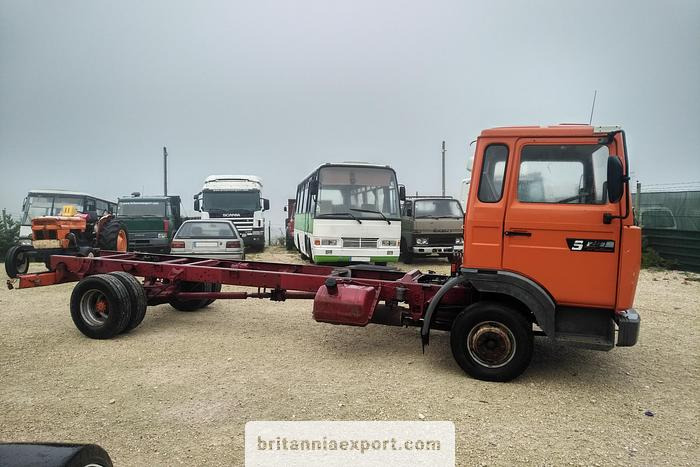 RENAULT Midliner S120 Turbo | Perkins 3.9 diesel engine | ZF manual - Truk sasis: gambar 4 RENAULT Midliner S120 Turbo | Perkins 3.9 diesel engine | ZF manual - Truk sasis: gambar 4