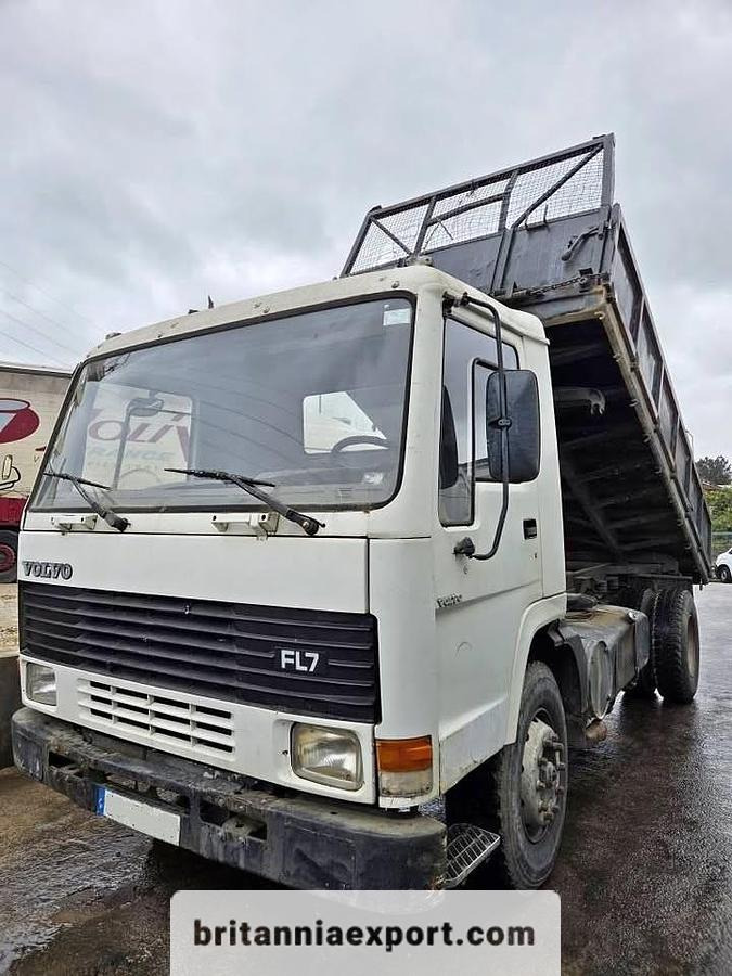 VOLVO FL7 260 HP 6 Cylinder | 19 Ton 3-Way Tipper Truck - Truk jungkit: gambar 1 VOLVO FL7 260 HP 6 Cylinder | 19 Ton 3-Way Tipper Truck - Truk jungkit: gambar 1