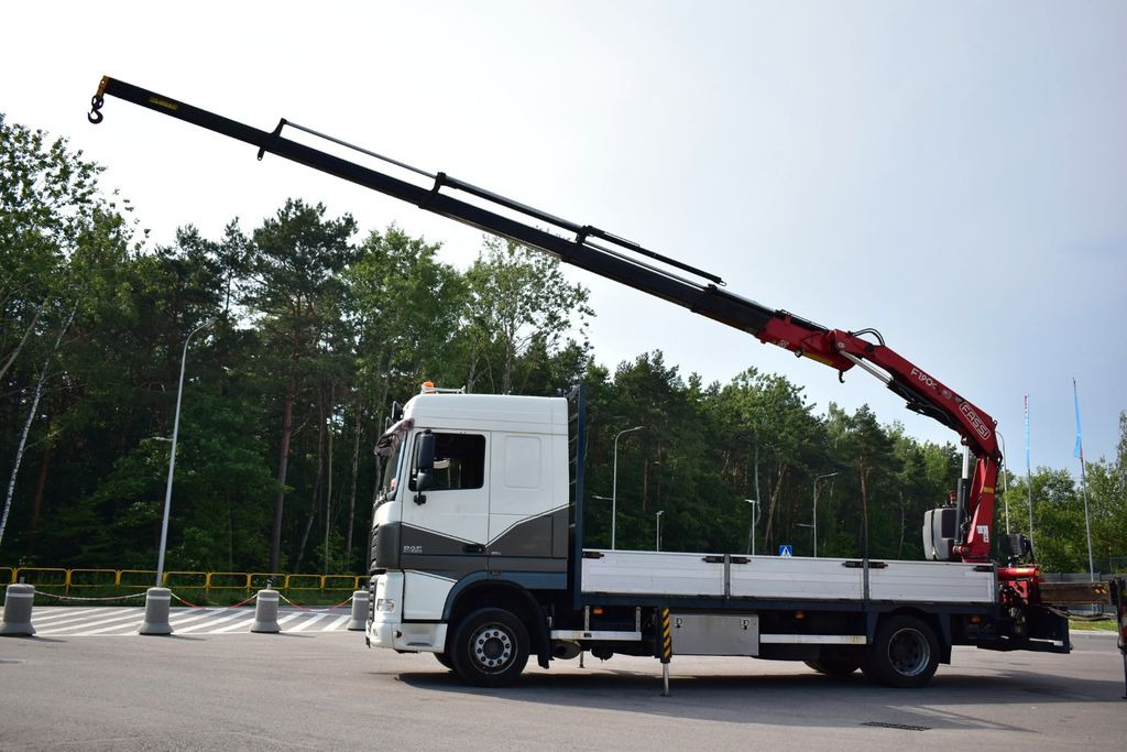 Truk derek, Truk flatbed DAF XF 105.410 4x2 FASSI F 190 Trailer: gambar 6 Truk derek, Truk flatbed DAF XF 105.410 4x2 FASSI F 190 Trailer: gambar 6