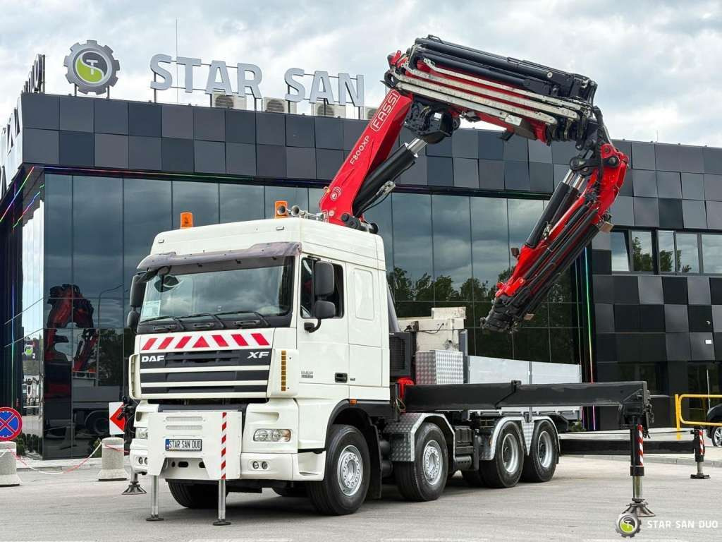 DAF XF 105.510 8x4 FASSI F800 XP Crane Fifth wheel - Truk derek: gambar 2 DAF XF 105.510 8x4 FASSI F800 XP Crane Fifth wheel - Truk derek: gambar 2