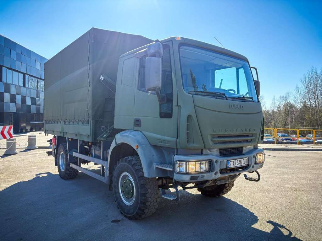 Iveco EUROCARGO 4x4 Offroad Camper Winde - Truk dengan terpal samping: gambar 2 Iveco EUROCARGO 4x4 Offroad Camper Winde - Truk dengan terpal samping: gambar 2