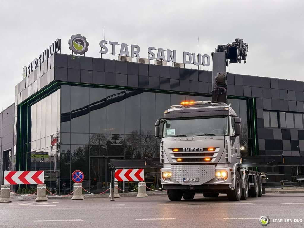 Iveco STRALIS AS320S50Y 8x2 HMF 8520-0K6 FLY JIB Winc - Truk derek: gambar 4 Iveco STRALIS AS320S50Y 8x2 HMF 8520-0K6 FLY JIB Winc - Truk derek: gambar 4