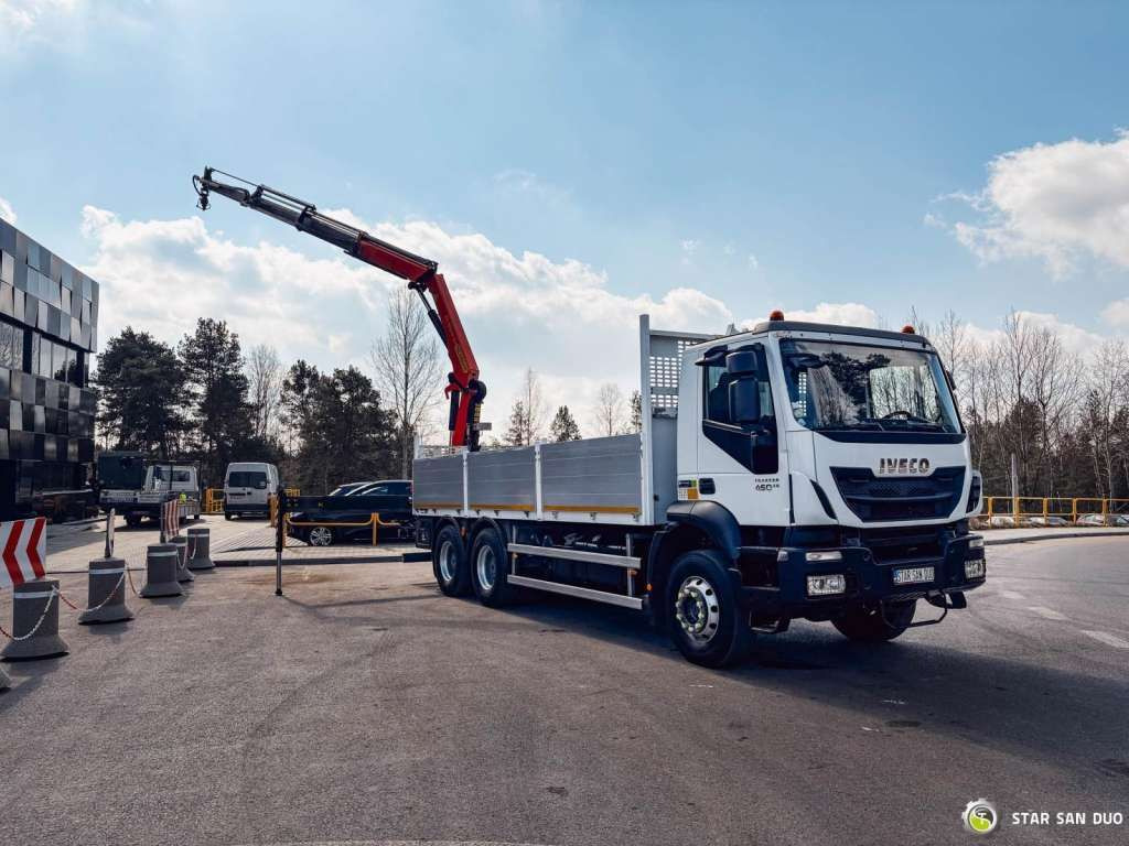 Iveco TRAKKER 450 6x4 PALFINGER PK 18502 SH Rotator - Truk derek: gambar 2 Iveco TRAKKER 450 6x4 PALFINGER PK 18502 SH Rotator - Truk derek: gambar 2