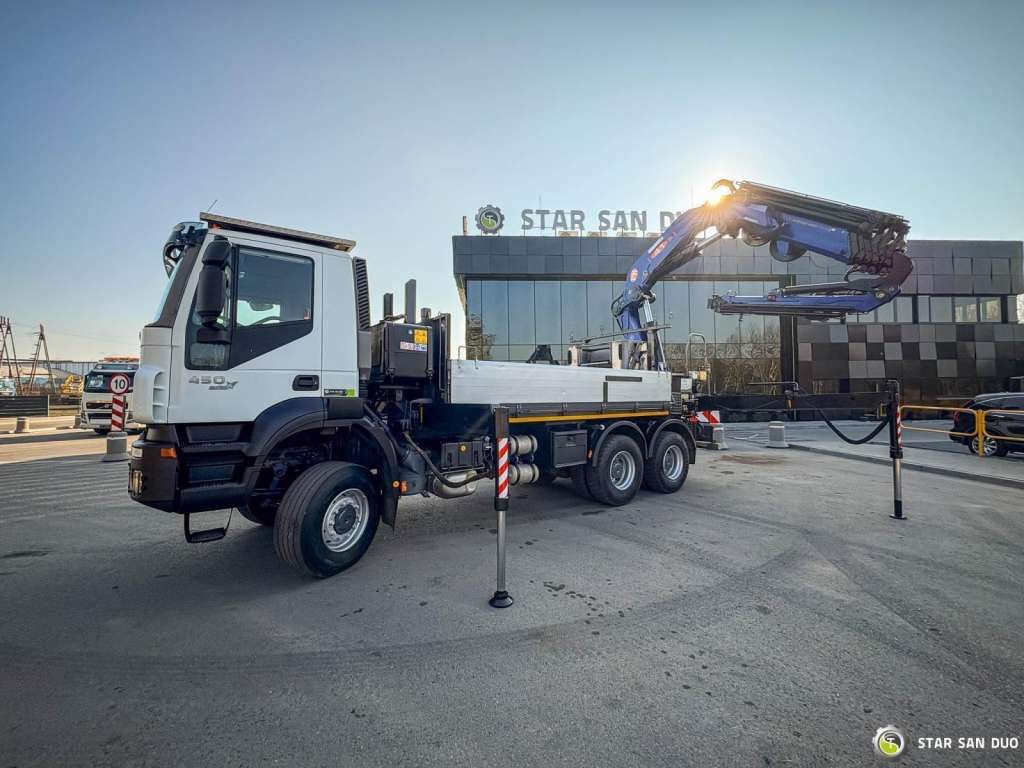 Iveco TRAKKER 450 6x6 PM41S FLY JIB Crane Kipper - Truk derek: gambar 2 Iveco TRAKKER 450 6x6 PM41S FLY JIB Crane Kipper - Truk derek: gambar 2