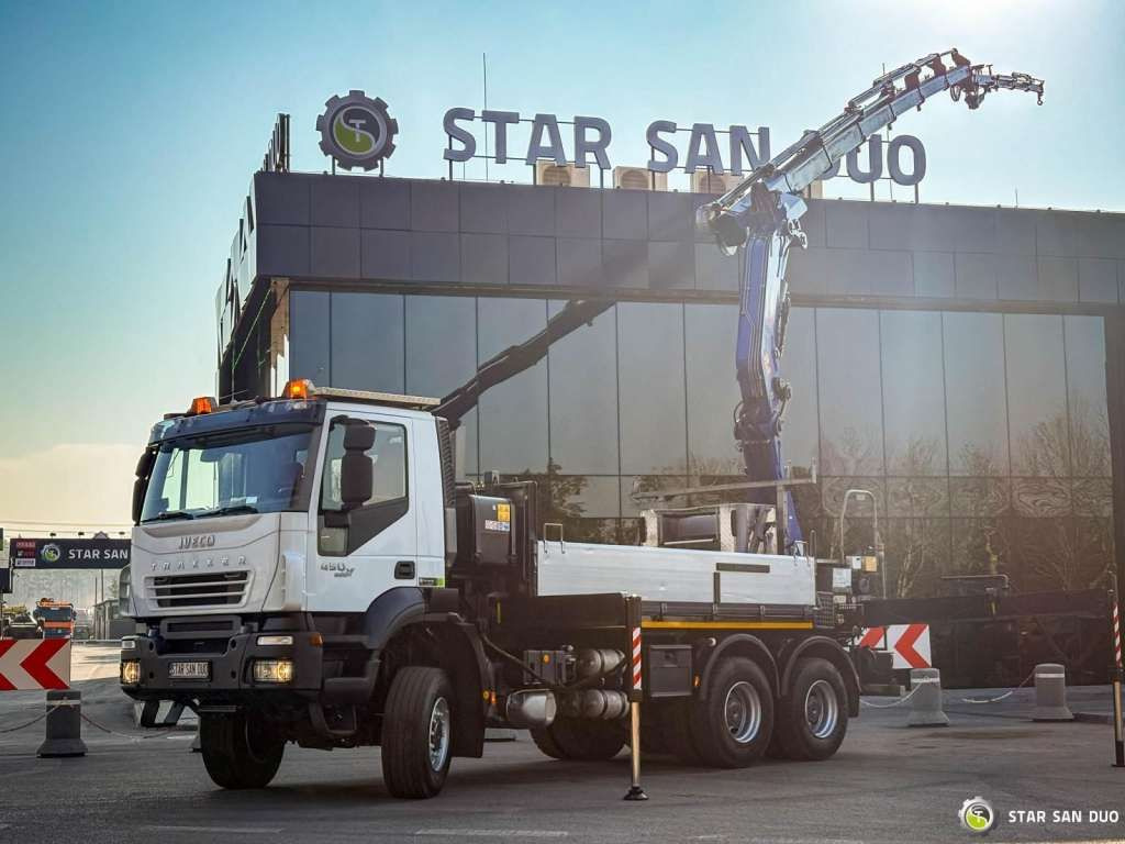 Iveco TRAKKER 450 6x6 PM41S FLY JIB Crane Kipper - Truk derek: gambar 1 Iveco TRAKKER 450 6x6 PM41S FLY JIB Crane Kipper - Truk derek: gambar 1