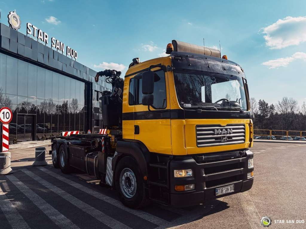MAN TGA 18.440 6x2 FASSI F 210 A.24 Crane Rotator - Truk derek: gambar 4 MAN TGA 18.440 6x2 FASSI F 210 A.24 Crane Rotator - Truk derek: gambar 4