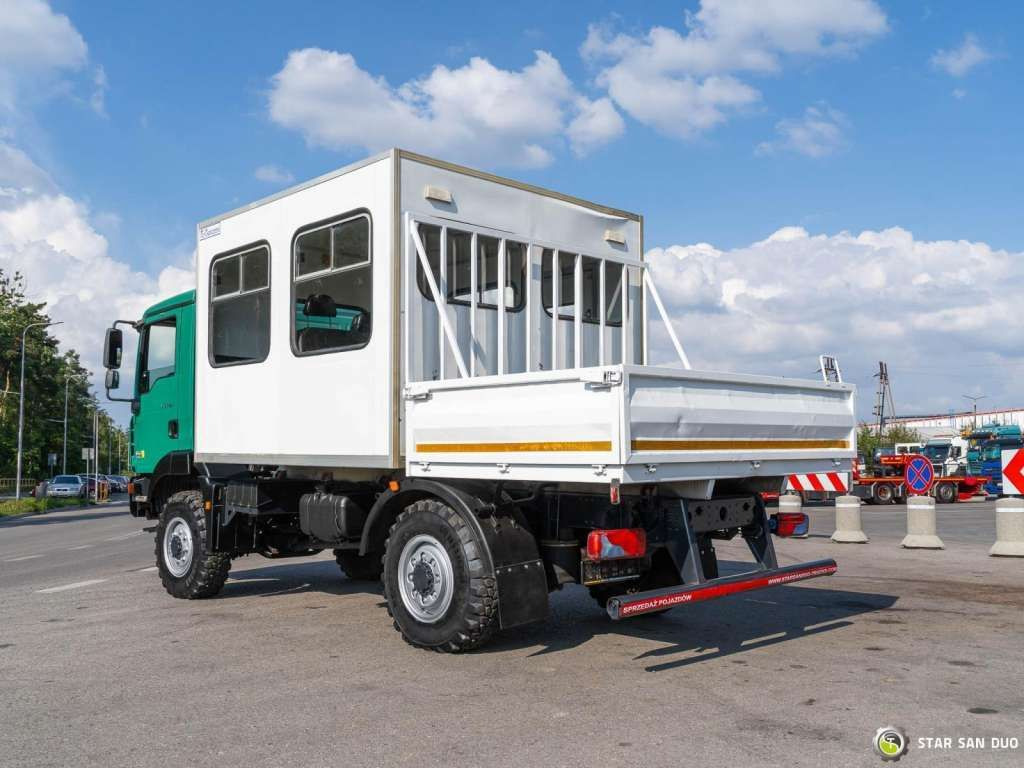 MAN TGM 13.240 4x4 BL Double Cab Camper BUS - Truk sasis: gambar 3 MAN TGM 13.240 4x4 BL Double Cab Camper BUS - Truk sasis: gambar 3