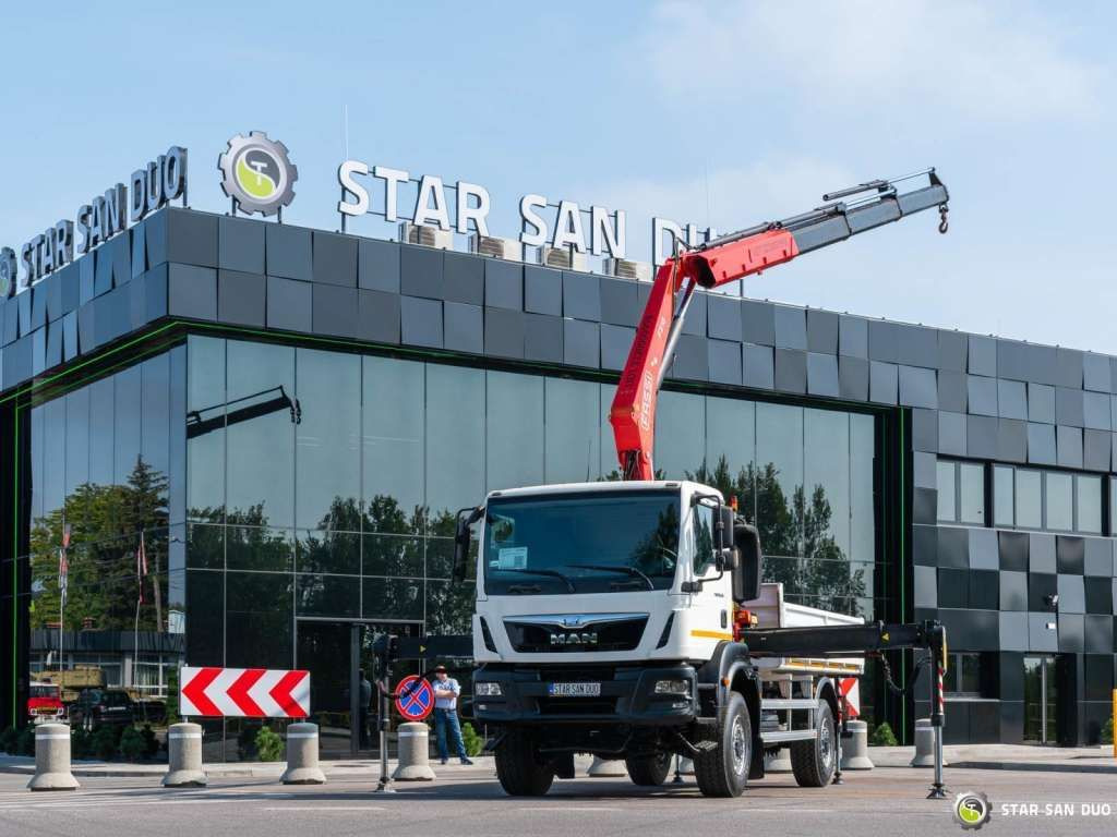 MAN TGM 18.250 4x4 Fassi F215A.0.23 Active HDS Cran - Truk derek: gambar 3 MAN TGM 18.250 4x4 Fassi F215A.0.23 Active HDS Cran - Truk derek: gambar 3