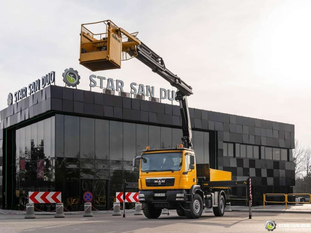 MAN TGM 18.340 4x4 PALFINGER PK 20002 CRANE BASKET MAN TGM 18.340 4x4 PALFINGER PK 20002 CRANE BASKET - Truk derek, Truk flatbed: gambar 3 MAN TGM 18.340 4x4 PALFINGER PK 20002 CRANE BASKET MAN TGM 18.340 4x4 PALFINGER PK 20002 CRANE BASKET - Truk derek, Truk flatbed: gambar 3
