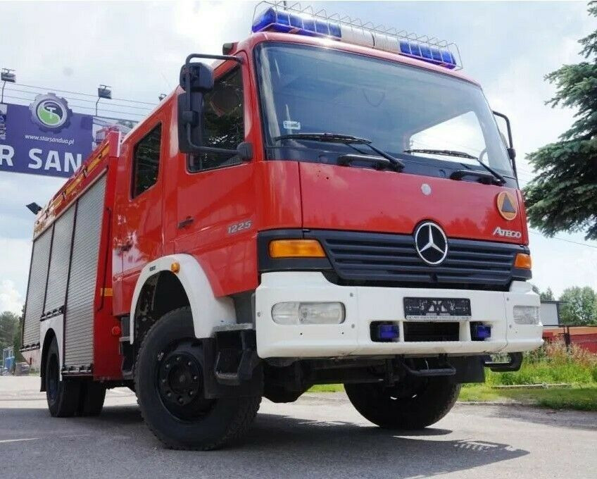 Mercedes-Benz 4x4 ATEGO 1225 Firebrigade Feuerwehr - Truk pemadam kebakaran: gambar 1 Mercedes-Benz 4x4 ATEGO 1225 Firebrigade Feuerwehr - Truk pemadam kebakaran: gambar 1