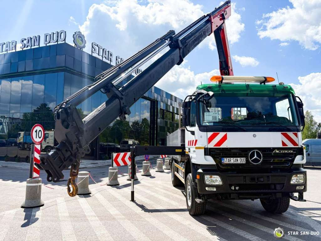 Mercedes-Benz ACTROS 2044A 4x4 Palfinger PK 20002 hds Crane - Truk derek: gambar 4 Mercedes-Benz ACTROS 2044A 4x4 Palfinger PK 20002 hds Crane - Truk derek: gambar 4