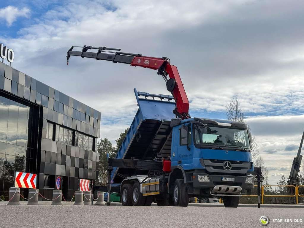 Mercedes-Benz ACTROS 3341 6x6 HMF 4220 K4 CRANE KIPPER - Truk jungkit: gambar 3 Mercedes-Benz ACTROS 3341 6x6 HMF 4220 K4 CRANE KIPPER - Truk jungkit: gambar 3