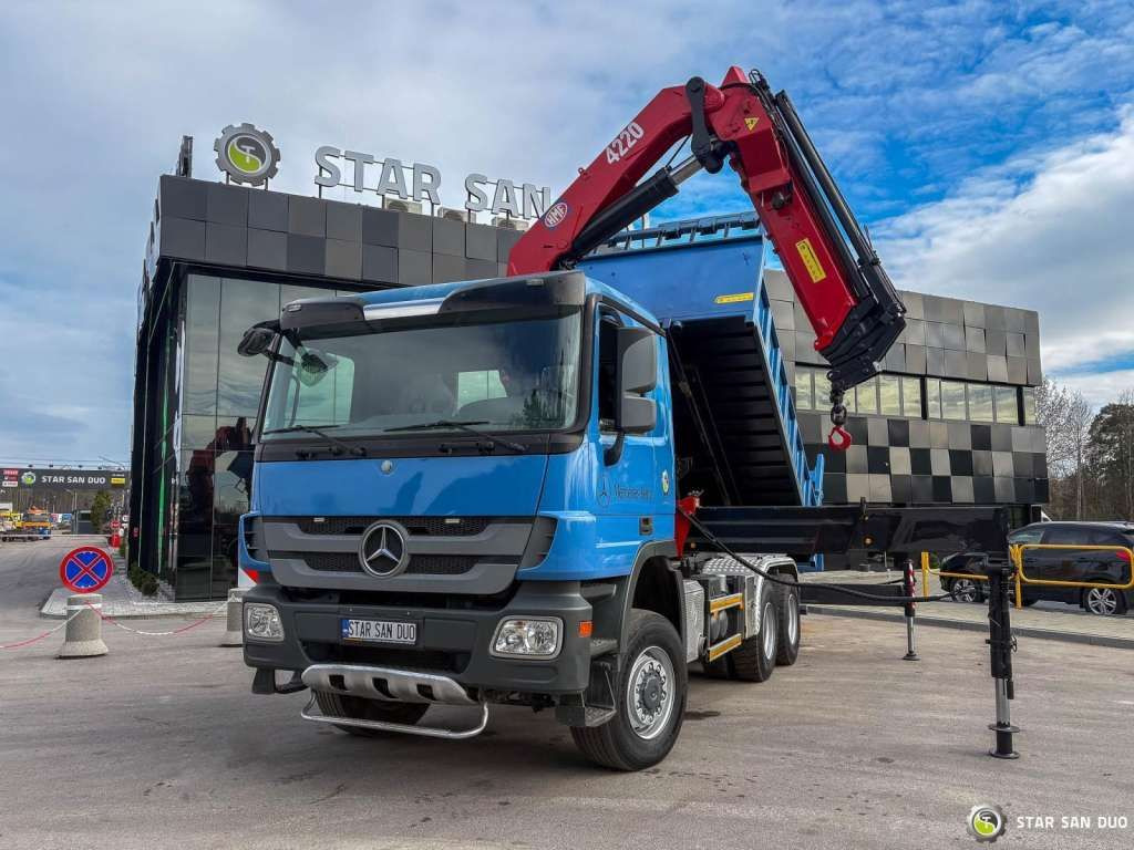 Mercedes-Benz ACTROS 3341 6x6 HMF 4220 K4 CRANE KIPPER - Truk jungkit: gambar 2 Mercedes-Benz ACTROS 3341 6x6 HMF 4220 K4 CRANE KIPPER - Truk jungkit: gambar 2