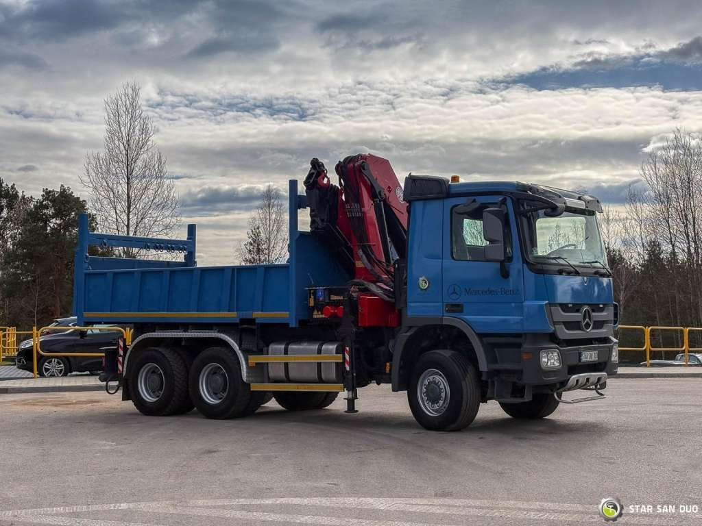 Mercedes-Benz ACTROS 3341 6x6 HMF 4220 K4 CRANE KIPPER - Truk jungkit: gambar 4 Mercedes-Benz ACTROS 3341 6x6 HMF 4220 K4 CRANE KIPPER - Truk jungkit: gambar 4