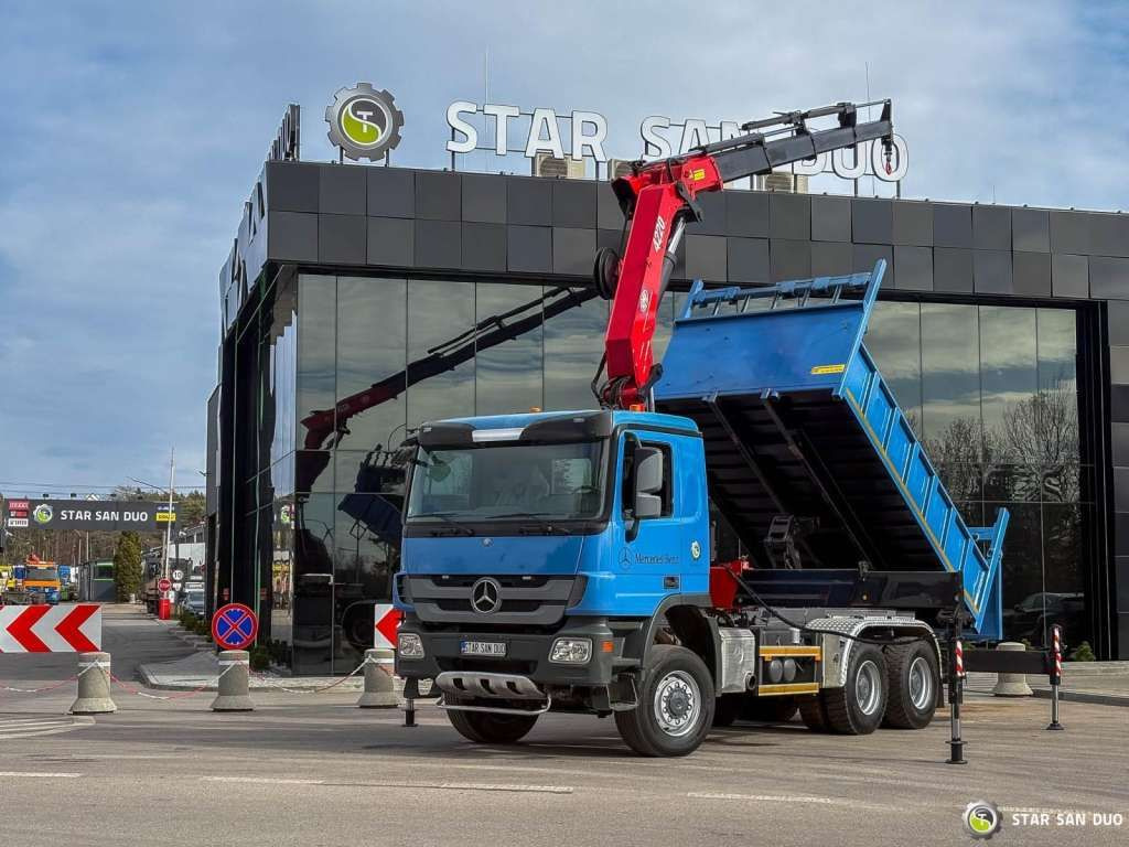Mercedes-Benz ACTROS 3341 6x6 HMF 4220 K4 CRANE KIPPER - Truk derek: gambar 1 Mercedes-Benz ACTROS 3341 6x6 HMF 4220 K4 CRANE KIPPER - Truk derek: gambar 1