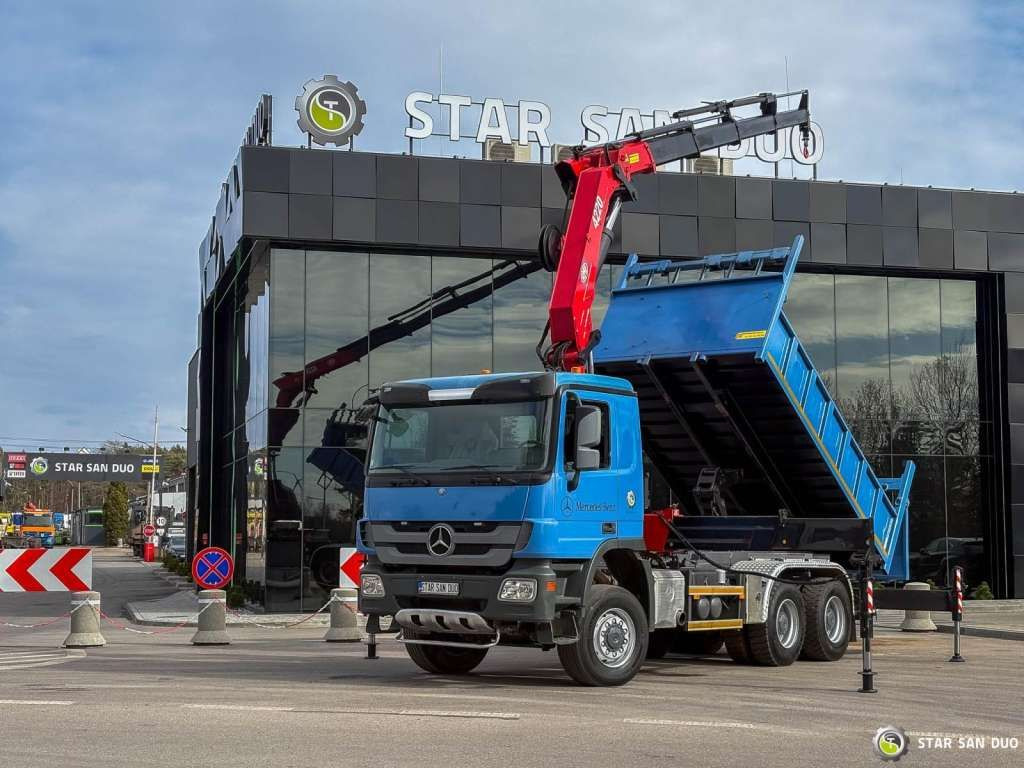 Mercedes-Benz ACTROS 3341 6x6 HMF 4220 K4 CRANE KIPPER - Truk derek: gambar 1 Mercedes-Benz ACTROS 3341 6x6 HMF 4220 K4 CRANE KIPPER - Truk derek: gambar 1