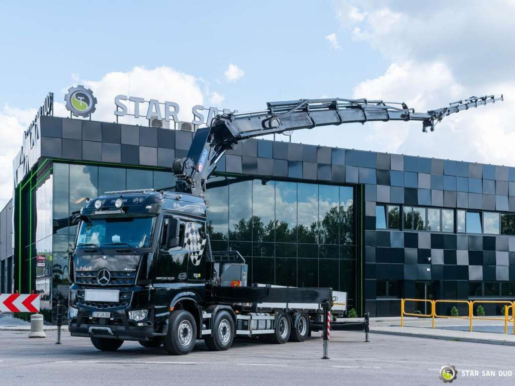 Mercedes-Benz AROCS 3251 8x4 HMF 8520 Fly Jib Winch - Truk derek: gambar 3 Mercedes-Benz AROCS 3251 8x4 HMF 8520 Fly Jib Winch - Truk derek: gambar 3