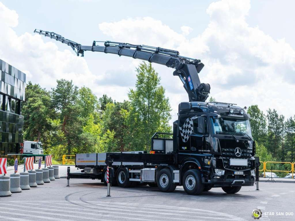 Mercedes-Benz AROCS 3251 8x4 HMF 8520 Fly Jib Winch - Truk derek: gambar 5 Mercedes-Benz AROCS 3251 8x4 HMF 8520 Fly Jib Winch - Truk derek: gambar 5