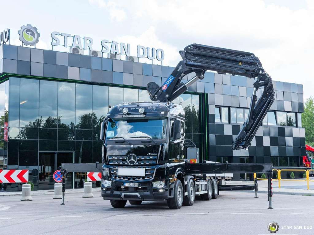 Mercedes-Benz AROCS 3251 8x4 HMF 8520 Fly Jib Winch - Truk derek: gambar 4 Mercedes-Benz AROCS 3251 8x4 HMF 8520 Fly Jib Winch - Truk derek: gambar 4