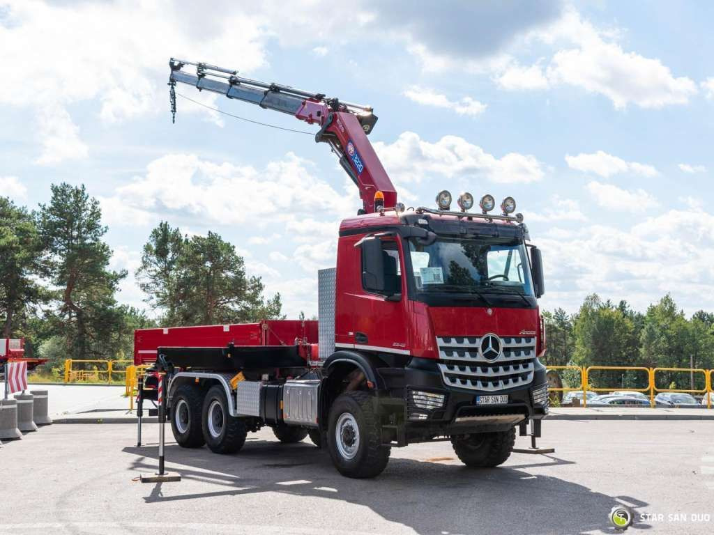Mercedes-Benz AROCS 3345 6x6 HMF 3220 Winch Crane tipper - Truk derek: gambar 2 Mercedes-Benz AROCS 3345 6x6 HMF 3220 Winch Crane tipper - Truk derek: gambar 2
