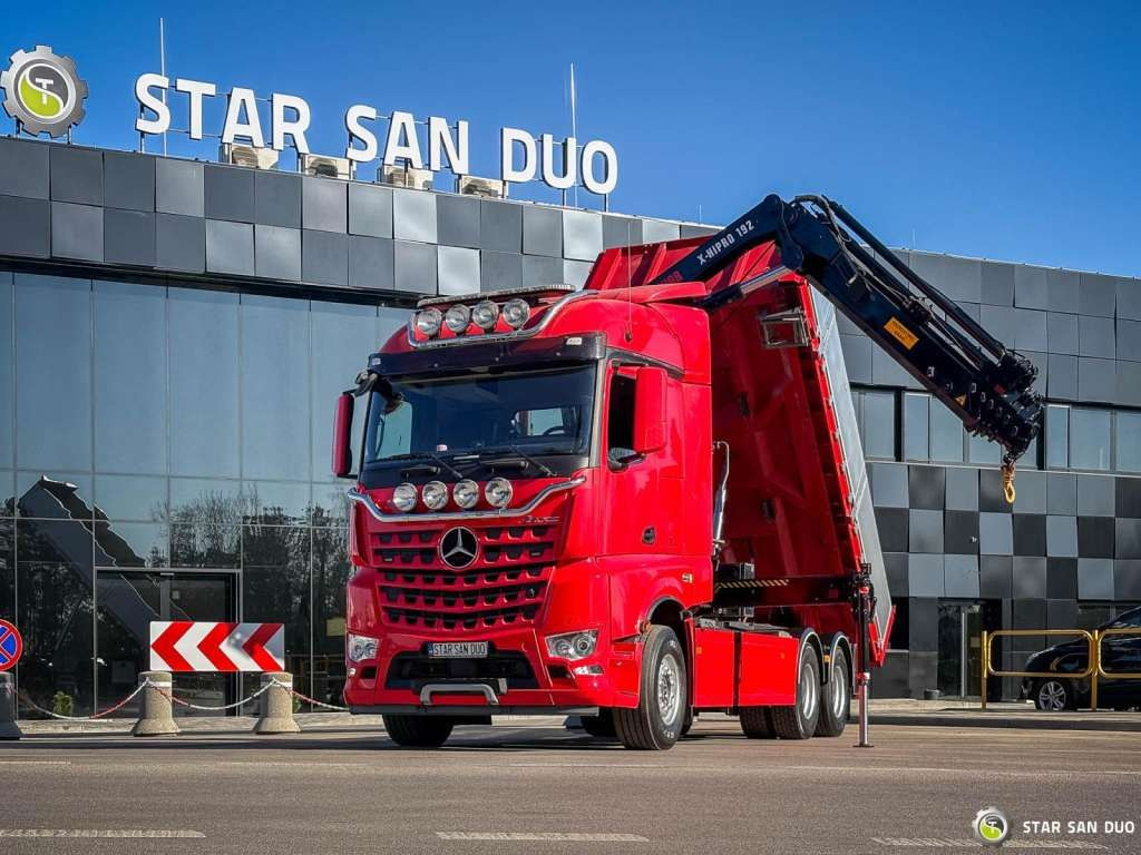 Mercedes-Benz AROCS 3358L 6x4 HIAB 192X-HIPRO E-6 Crane Kippe - Truk derek: gambar 3 Mercedes-Benz AROCS 3358L 6x4 HIAB 192X-HIPRO E-6 Crane Kippe - Truk derek: gambar 3