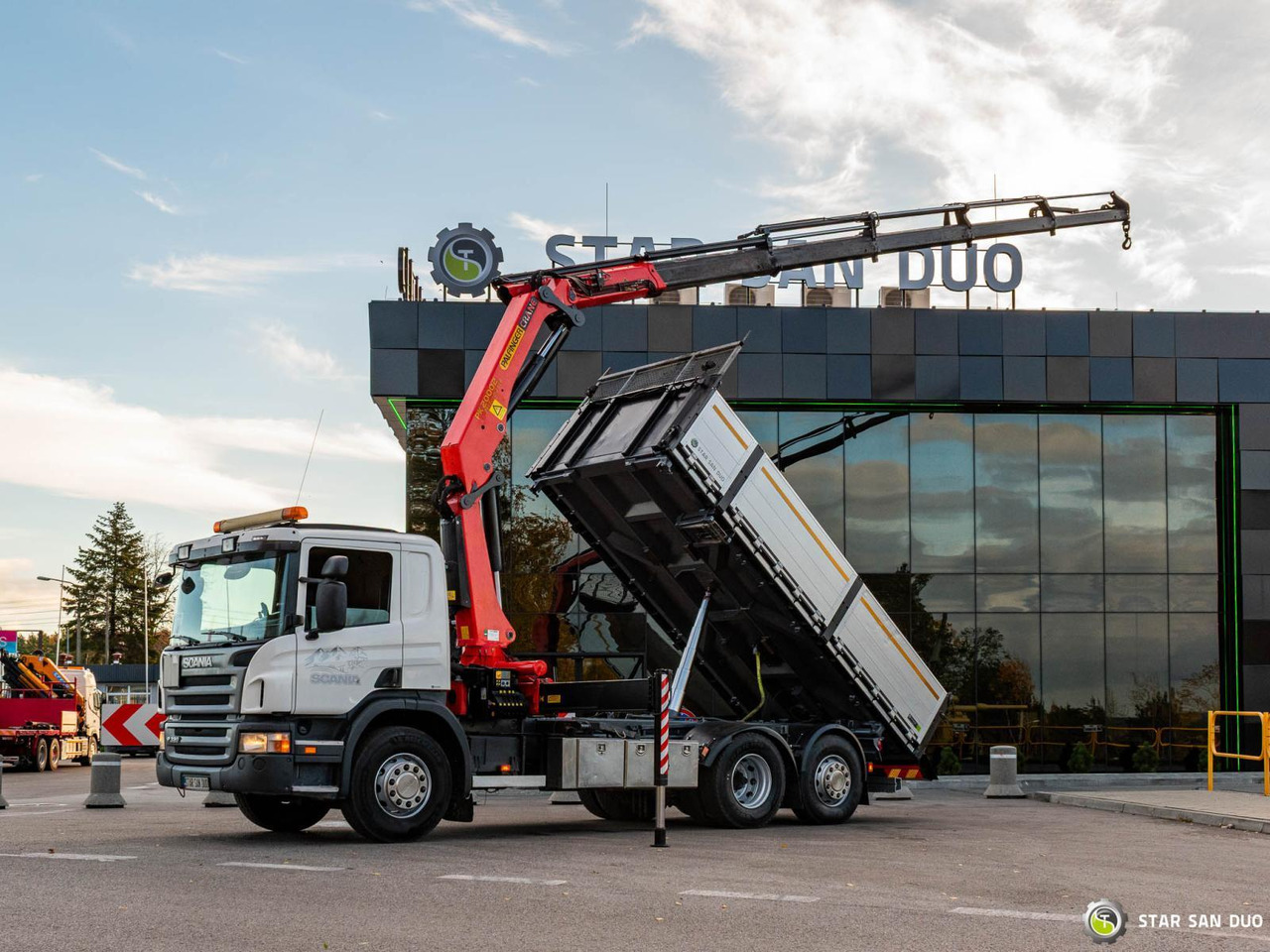 - Truk jungkit: gambar 3 - Truk jungkit: gambar 3