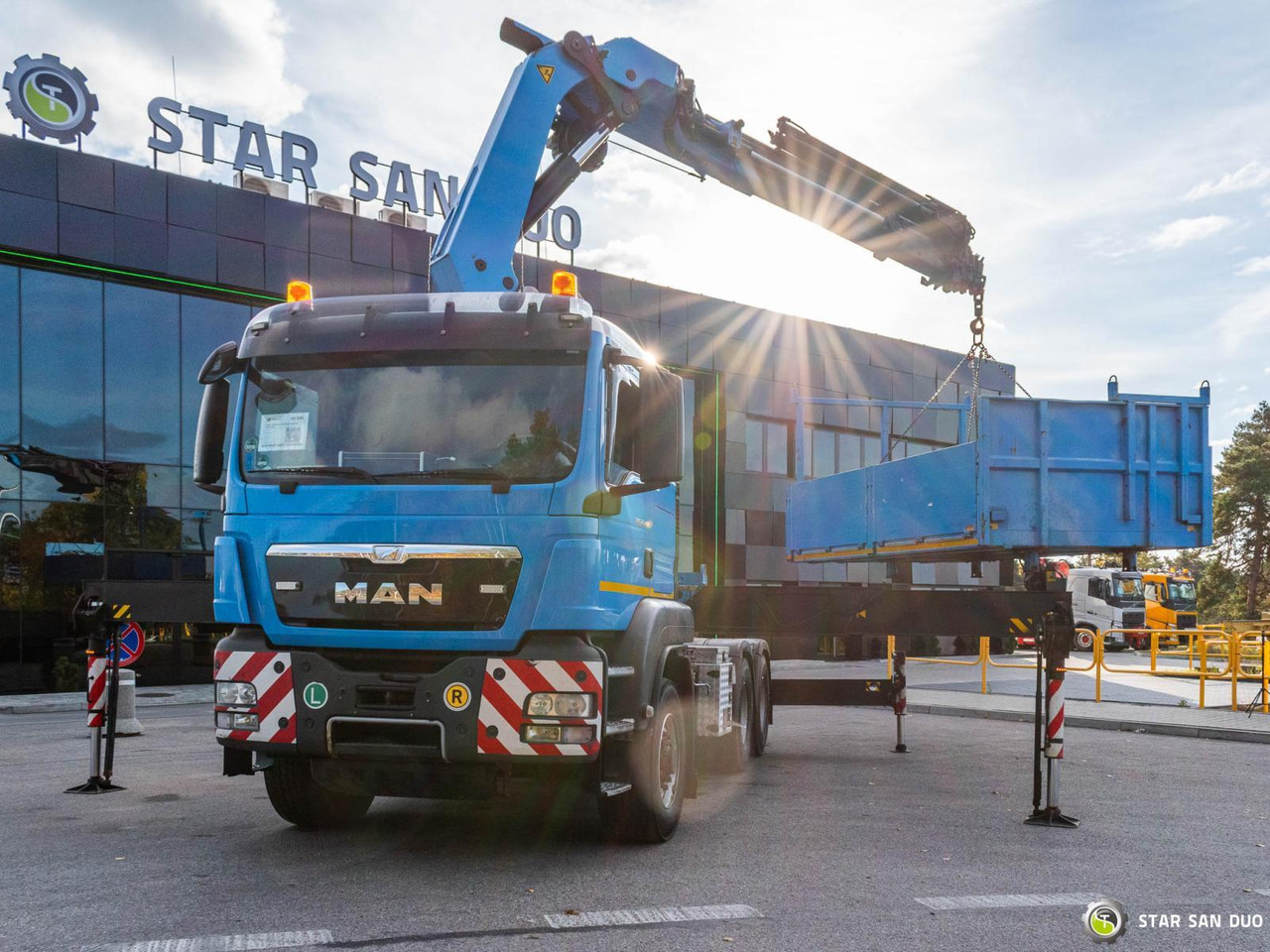 - Truk derek: gambar 3 - Truk derek: gambar 3