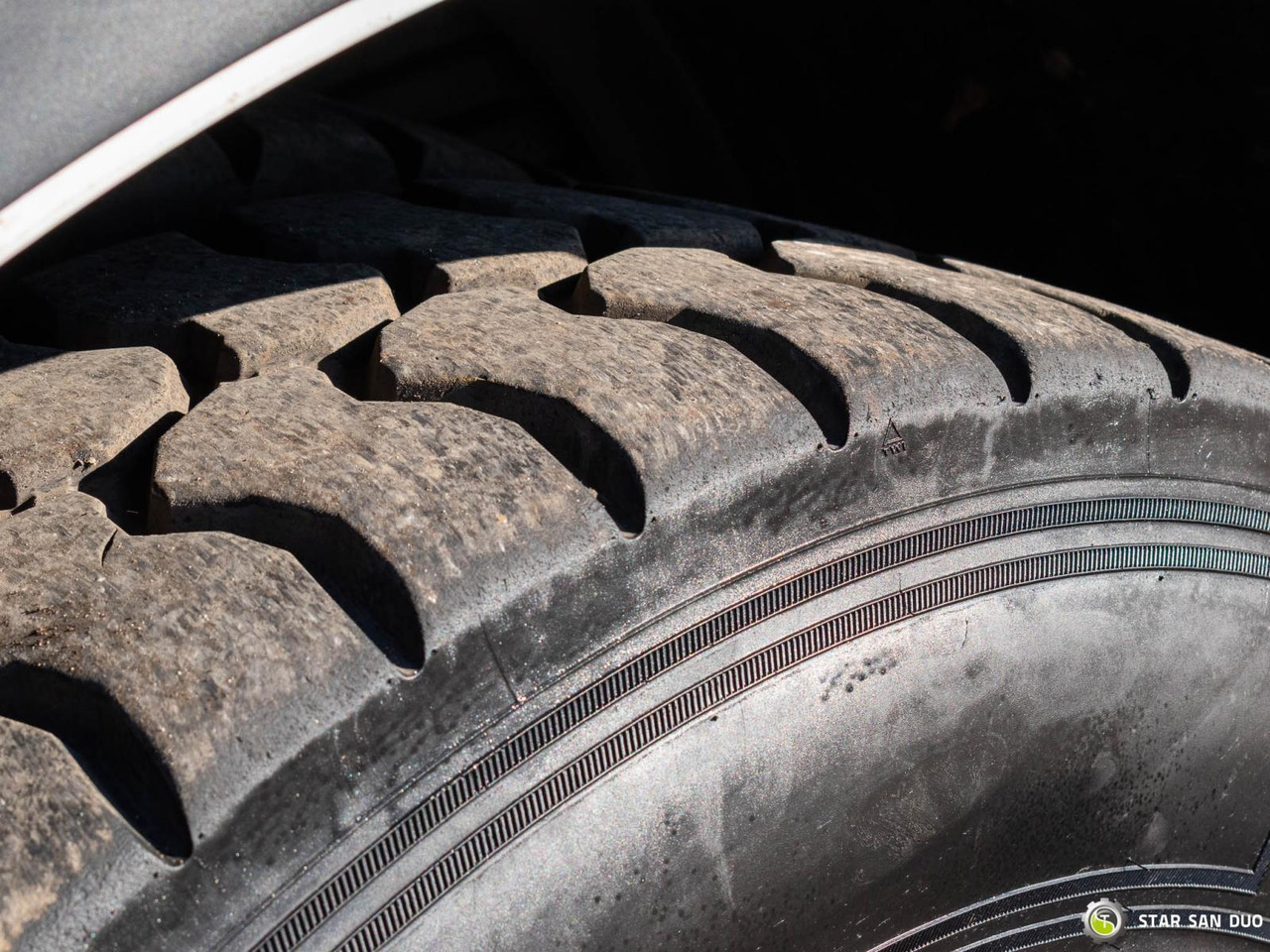 Truk derek : gambar 25