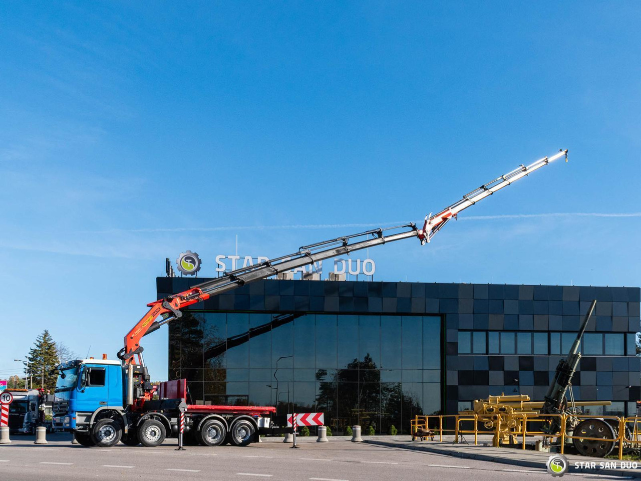 Truk derek : gambar 12