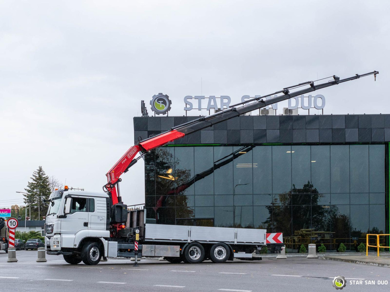 - Truk derek: gambar 3 - Truk derek: gambar 3