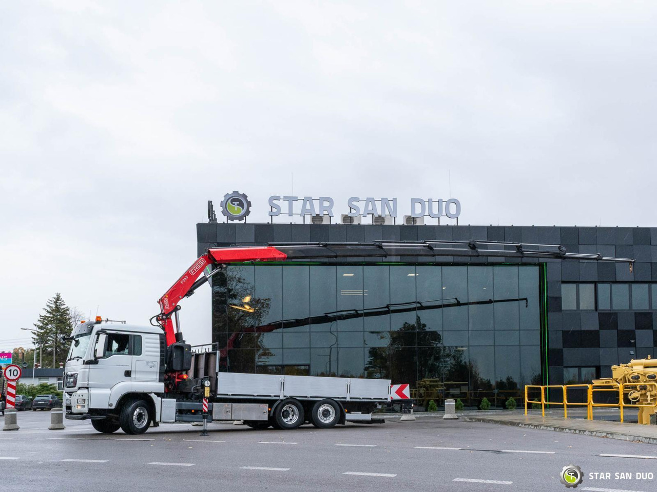 - Truk derek: gambar 2 - Truk derek: gambar 2