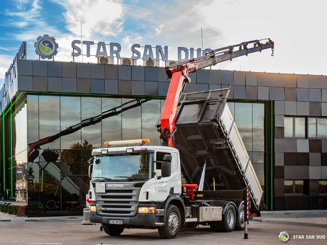 - Truk derek: gambar 1 - Truk derek: gambar 1