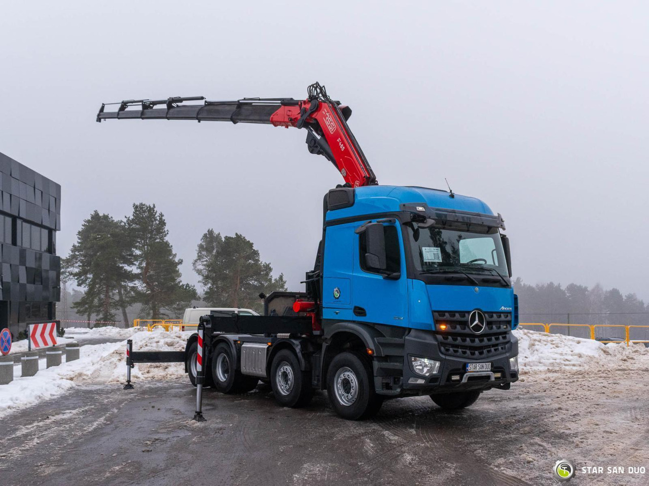 - Truk derek: gambar 2 - Truk derek: gambar 2