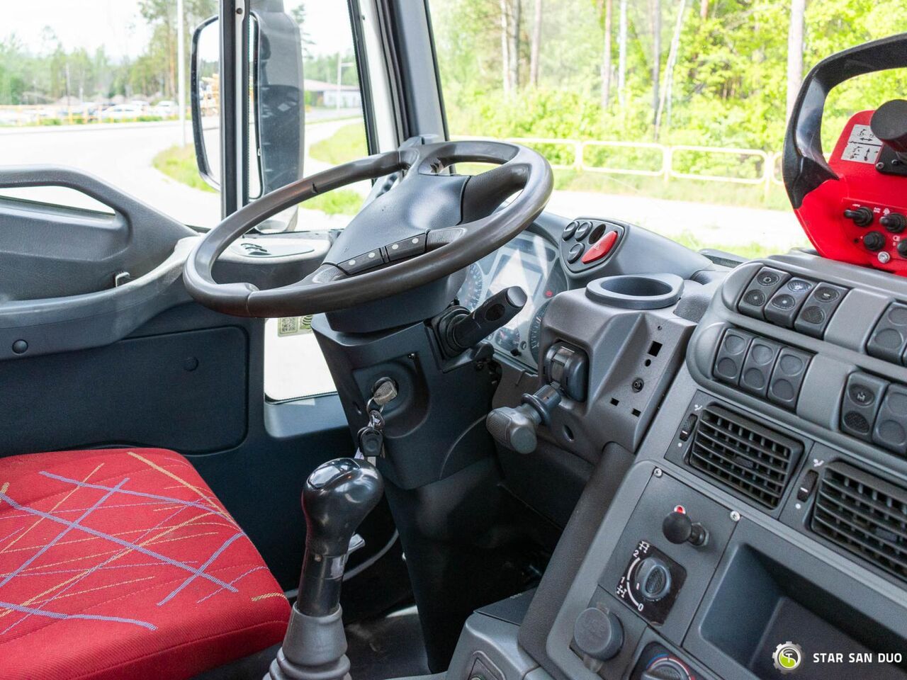 Truk derek : gambar 15
