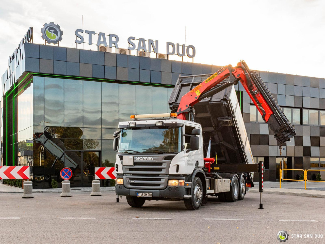 - Truk derek: gambar 5 - Truk derek: gambar 5