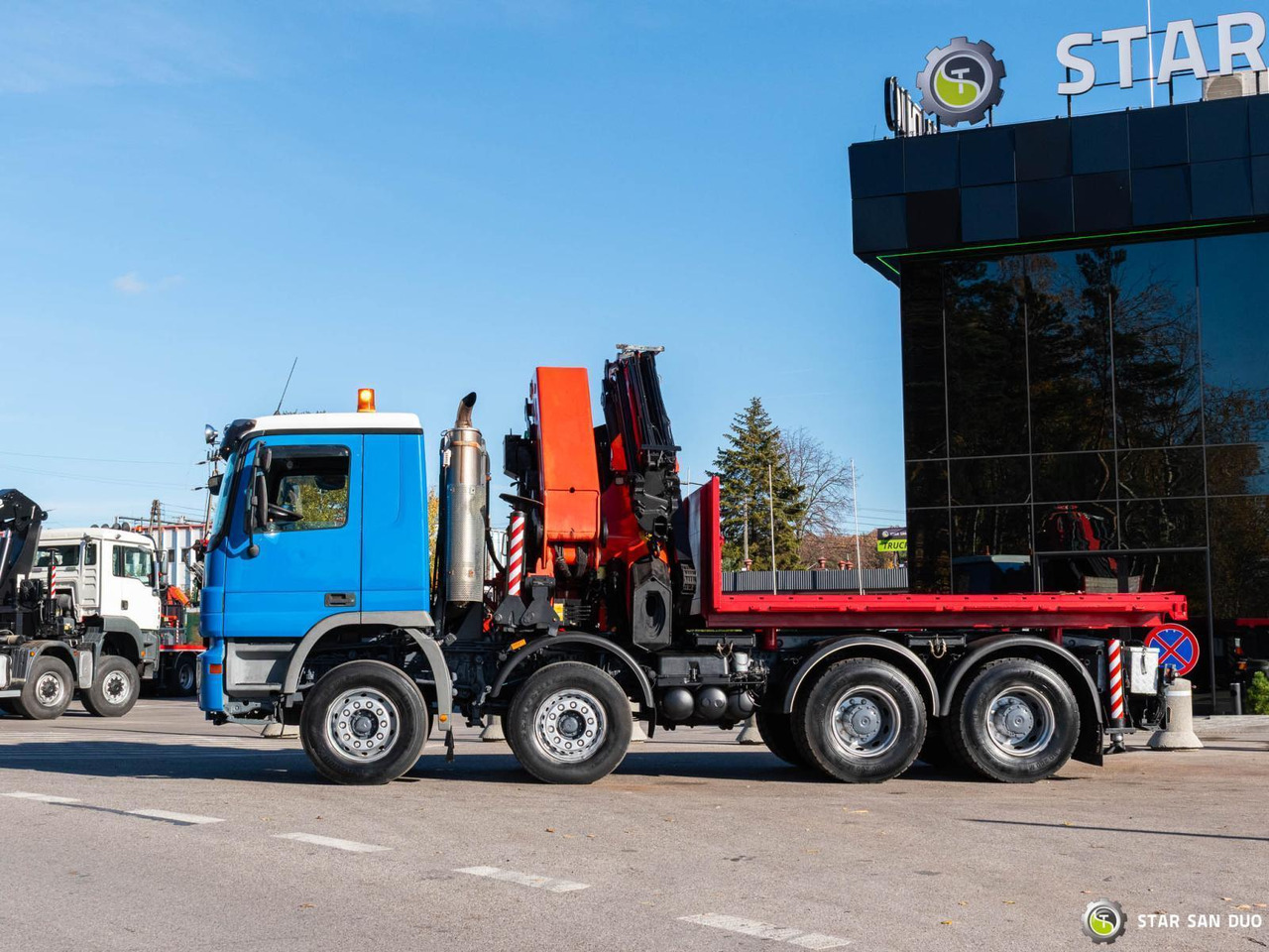 Truk derek : gambar 9