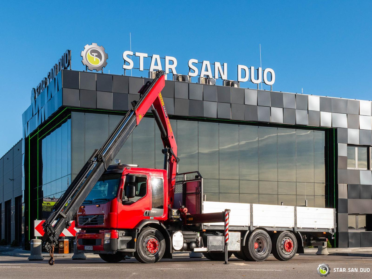 - Truk derek: gambar 3 - Truk derek: gambar 3