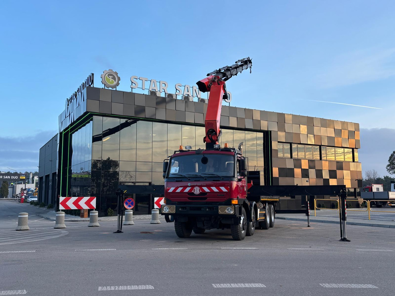 - Truk derek: gambar 3 - Truk derek: gambar 3