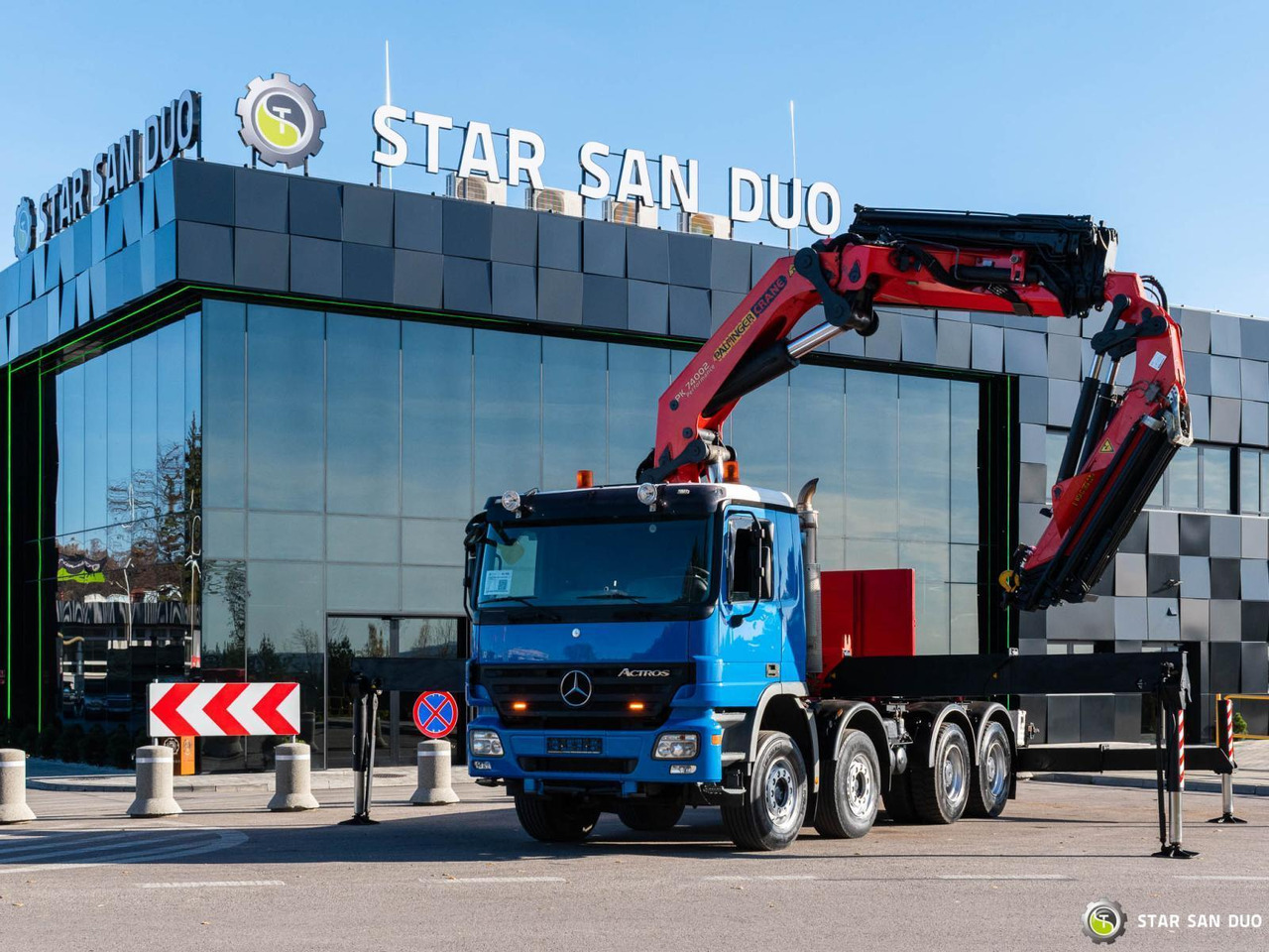 Truk derek : gambar 7