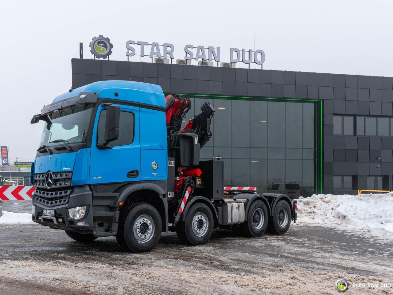 - Truk derek: gambar 3 - Truk derek: gambar 3
