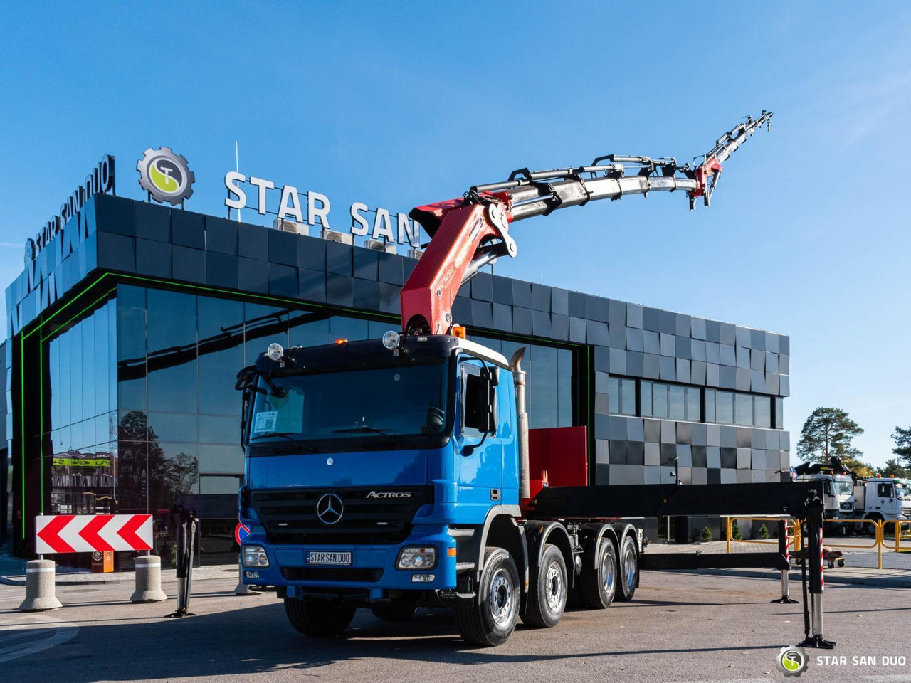 - Truk derek: gambar 3 - Truk derek: gambar 3