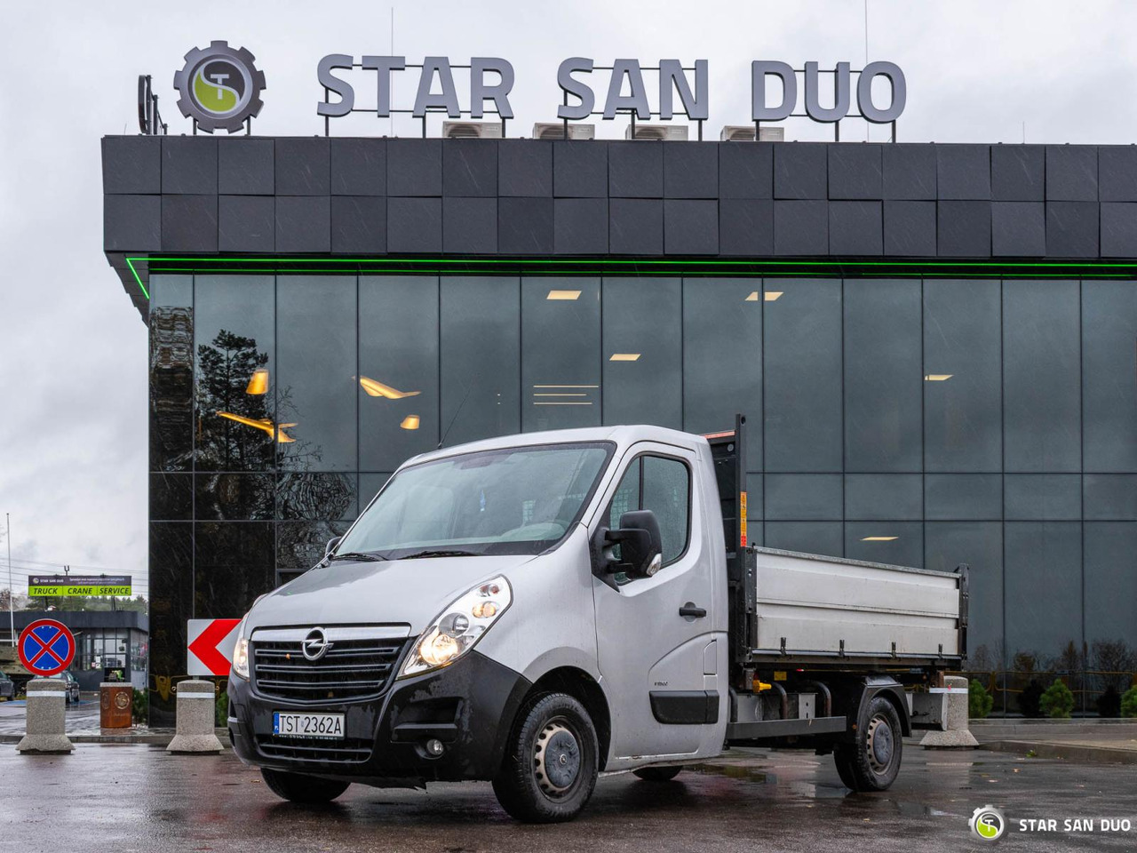 - Truk jungkit: gambar 1 - Truk jungkit: gambar 1