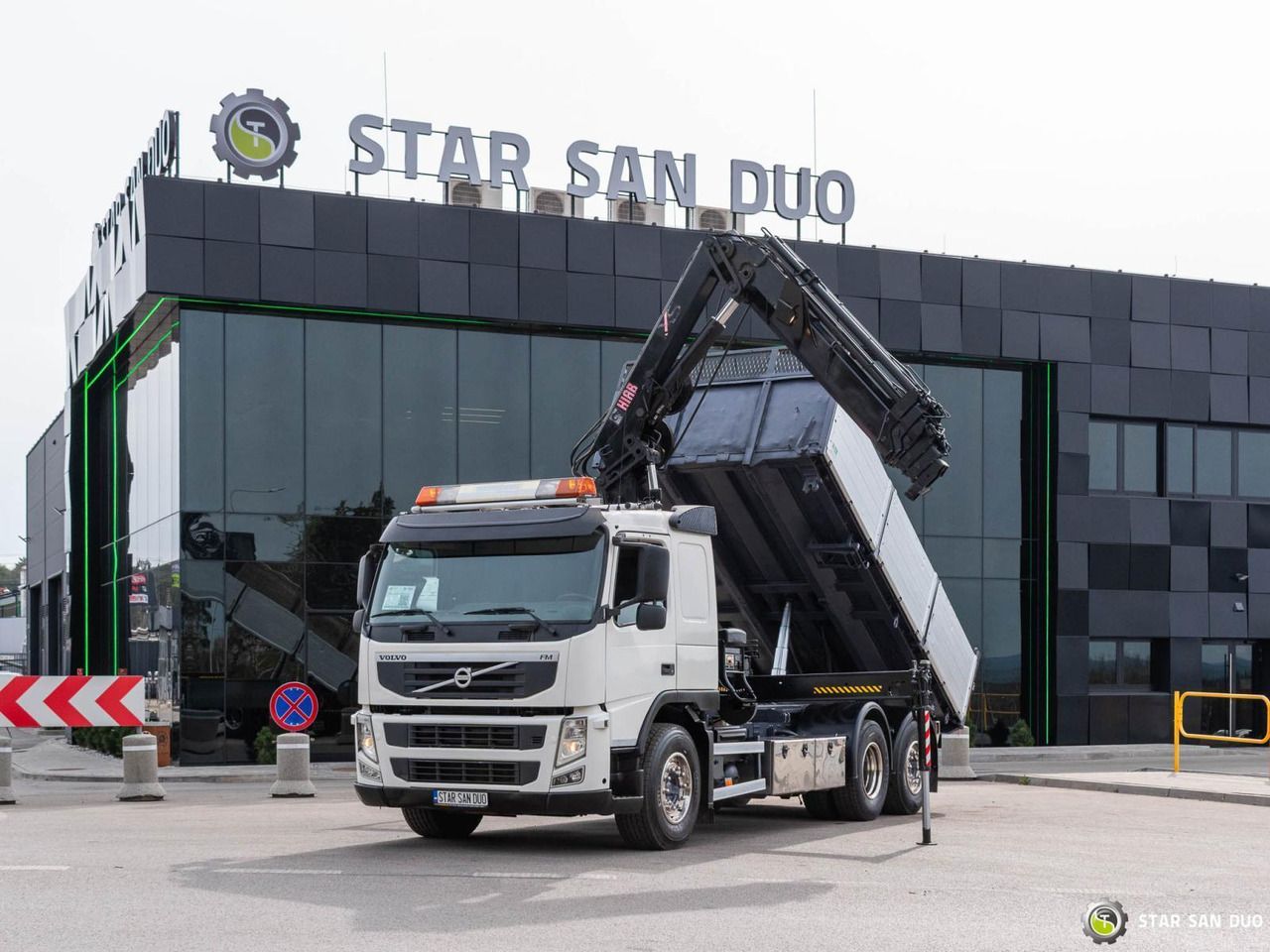 - Truk jungkit: gambar 5 - Truk jungkit: gambar 5