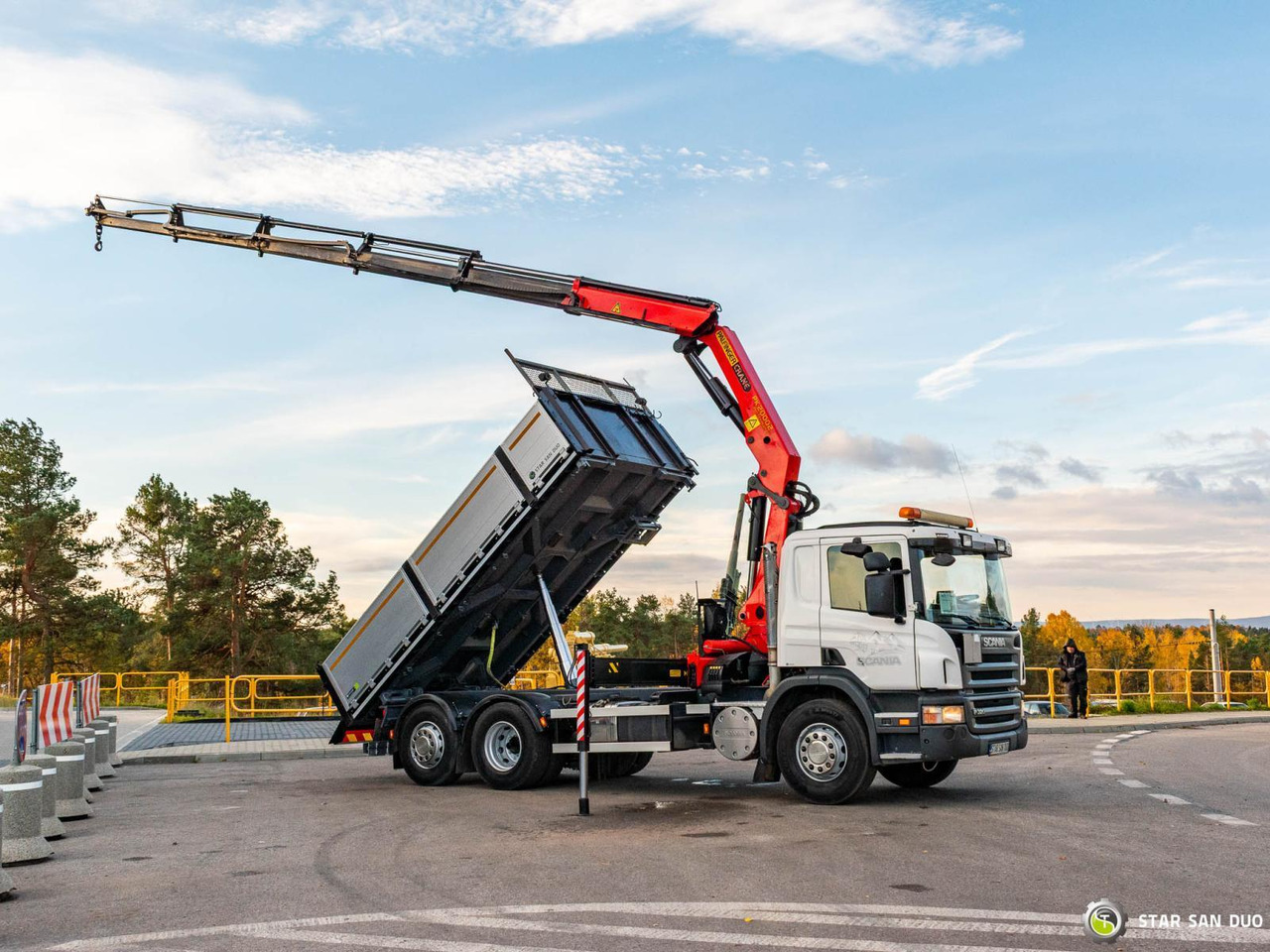 - Truk jungkit: gambar 4 - Truk jungkit: gambar 4